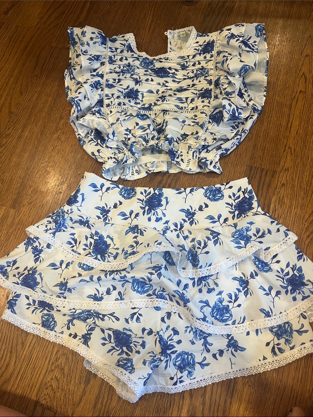 Two-Piece Blue Floral Ruffle Mini Skort - White & Blue